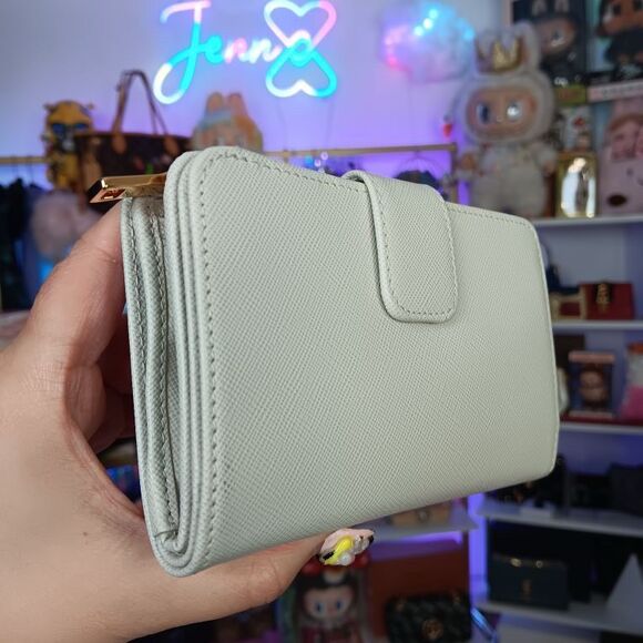 Unused Prada Valentines Day Limited Edition White Saffianon Leather Mid Size Wal - Picture 5 of 9